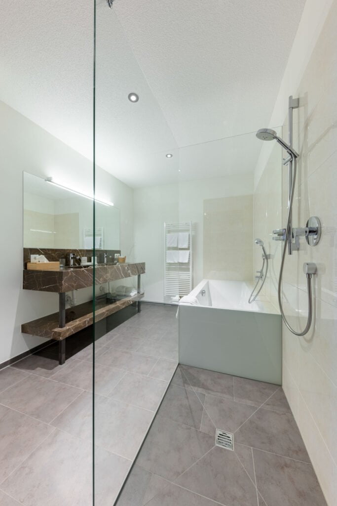 Badezimmer- Schneeglöckle Lech am Arlberg